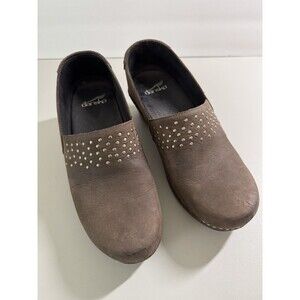 Dansko Clogs Slip On Shoes Women’s Size 39/ 8.5 Mavis Brown Leather Studded EUC